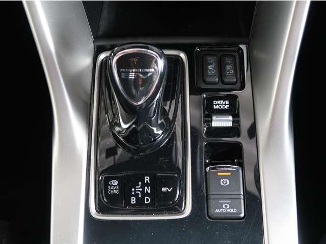 エクリプスクロスＰＨＥＶ Ｐ　電気温水式ヒーター　リモートコントロールナビ　全方位カメラ　ＥＴＣ２．０　ＡＣ１００Ｖ電源１５００Ｗ給電　後側方車両検知警報機能　ヘッドアップデイスプレー　ワンオーナー　寒冷地仕様　シートヒーター（11枚目）