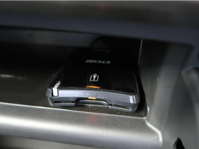 エクリプスクロスＰＨＥＶ Ｐ　バッテリー容量残８７　電気温水ヒーター　禁煙　純正ナビ全方位カメラ　ワンオーナー　ＡＣ１００Ｖ１５００Ｗ給電　ＥＴＣ２．０　後側方車両検知警報機能　ハンドルヒーター　１年間走行距離無制限認定中古車保証（8枚目）