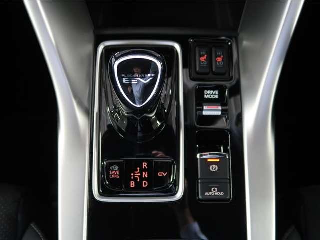 エクリプスクロスＰＨＥＶ Ｐ　バッテリー容量残８７　電気温水ヒーター　禁煙　純正ナビ全方位カメラ　ワンオーナー　ＡＣ１００Ｖ１５００Ｗ給電　ＥＴＣ２．０　後側方車両検知警報機能　ハンドルヒーター　１年間走行距離無制限認定中古車保証（9枚目）