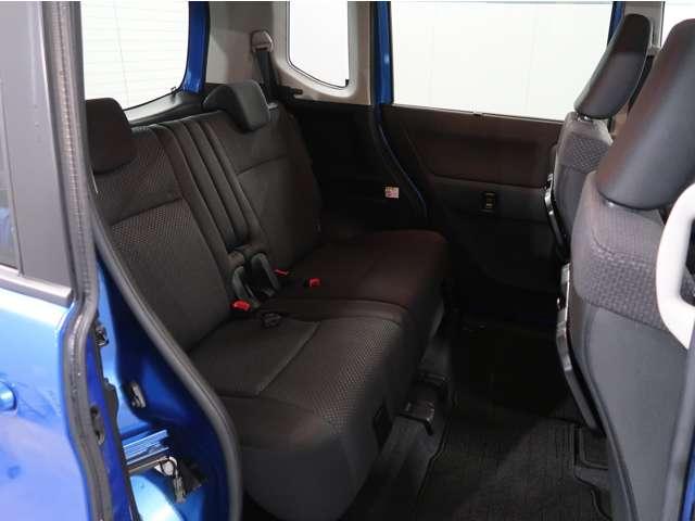 デリカD:2 ハイブリッドMZ 全方位カメラパッケージ 禁煙 純正ナビ 衝突軽減B 踏み間違い防止 両側電動スライドドア ワンオーナー ロールサンシェード テーブル 1年間走行距離無制限中古車保証 アイドリングストップ Bluetooth シートヒータ-(11枚目)