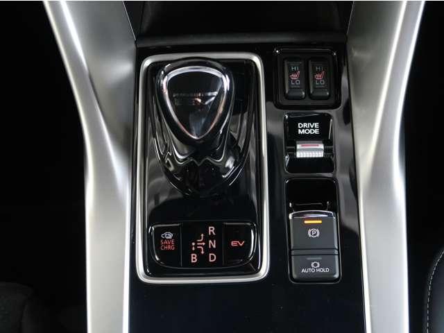 エクリプスクロスPHEV P バッテリー容量90 純正ナビ全方位カメラ キ-パ-コ-ト レーダークルーズ オートハイビーム シートハンドルヒーター 1500W給電AC100V電源 リモートコントロール 電動リヤゲート 禁煙 試乗車(5枚目)