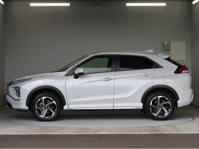 エクリプスクロスPHEV P バッテリー容量90 純正ナビ全方位カメラ キ-パ-コ-ト レーダークルーズ オートハイビーム シートハンドルヒーター 1500W給電AC100V電源 リモートコントロール 電動リヤゲート 禁煙 試乗車(24枚目)