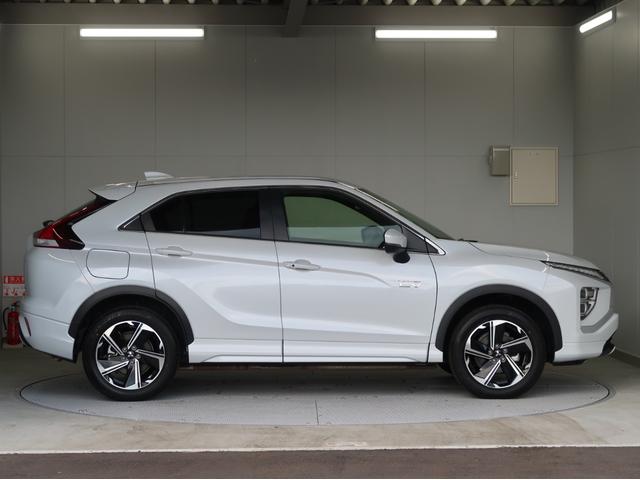 エクリプスクロスPHEV P バッテリー容量90 純正ナビ全方位カメラ キ-パ-コ-ト レーダークルーズ オートハイビーム シートハンドルヒーター 1500W給電AC100V電源 リモートコントロール 電動リヤゲート 禁煙 試乗車(28枚目)