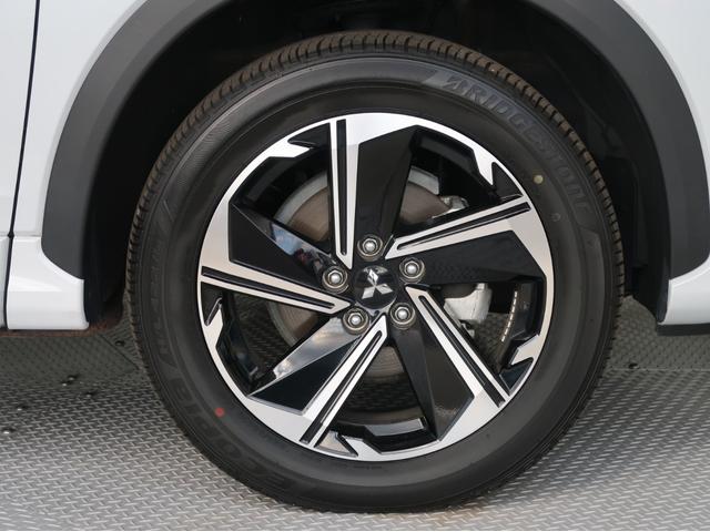 エクリプスクロスPHEV P バッテリー容量90 純正ナビ全方位カメラ キ-パ-コ-ト レーダークルーズ オートハイビーム シートハンドルヒーター 1500W給電AC100V電源 リモートコントロール 電動リヤゲート 禁煙 試乗車(33枚目)