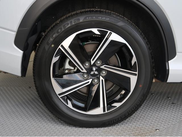 エクリプスクロスPHEV P バッテリー容量90 純正ナビ全方位カメラ キ-パ-コ-ト レーダークルーズ オートハイビーム シートハンドルヒーター 1500W給電AC100V電源 リモートコントロール 電動リヤゲート 禁煙 試乗車(35枚目)