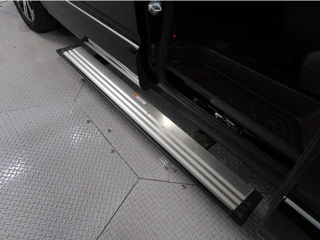 デリカD:5 G パワーパッケージ 禁煙 電動ステップ 10.1型純正ナビ 全方位カメラ 社有車(レンタカー登録) ETC2.0 電動リヤゲート シート・ハンドルヒーター 車線逸脱警報機能 オートハイビーム1年間走行距離無制限認定保証(3枚目)