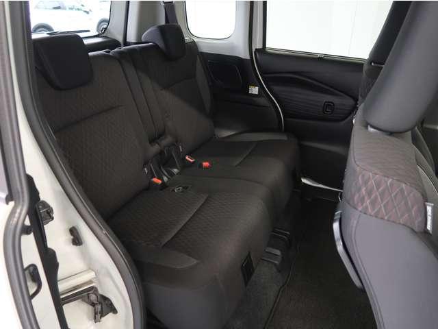 デリカＤ：２ カスタムハイブリッドＭＶ　全方位カメラパッケージ　禁煙　楽ナビ　両側電動スライドドア衝突防止（11枚目）