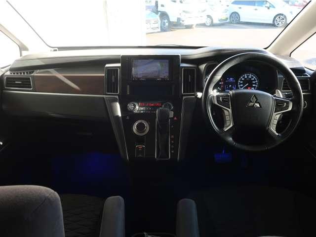 デリカD:5 オールブラックスエディション 禁煙車 特別仕様車 楽ナビ 後席モニター ブラックグリル 全方位カメラ Bluetooth シートヒーター 電動リヤゲート 寒冷地仕様 衝突軽減ブレーキ レーダークルーズコントロール 車線逸脱警報機能(2枚目)