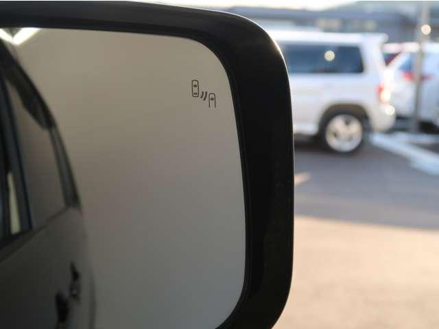 デリカD:5 オールブラックスエディション 禁煙車 特別仕様車 楽ナビ 後席モニター ブラックグリル 全方位カメラ Bluetooth シートヒーター 電動リヤゲート 寒冷地仕様 衝突軽減ブレーキ レーダークルーズコントロール 車線逸脱警報機能(18枚目)