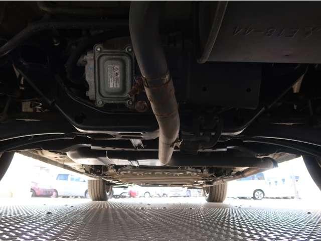 アウトランダーＰＨＥＶ Ｇプレミアムパッケージ　禁煙車　バッテリー残８４．６％　１５００Ｗ給電ＡＣ１００Ｖ　本革　ワンオーナー　スマホ連携純正ナビ　全方位カメラ　三菱リモートコントロール　シートヒーター　ハンドルヒーター　電動シート　電動リヤゲート（13枚目）