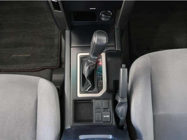 ランドクルーザープラド ＴＸ　禁煙　ストラーダナビ　バックカメラ　フォグ（8枚目）