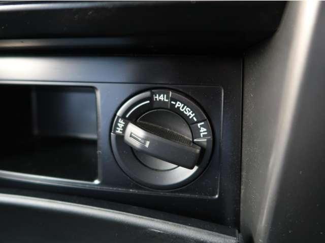 ランドクルーザープラド ＴＸ　禁煙　ストラーダナビ　バックカメラ　フォグ（9枚目）