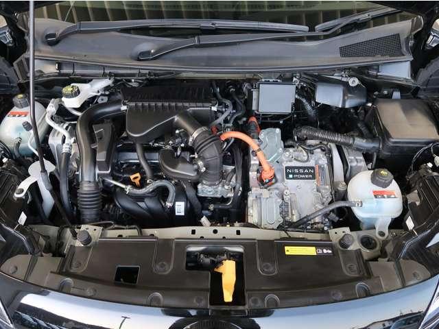 オーラ Ｇ　レザーエディション　２ＷＤ　禁煙車　純正ナビ　全方位カメラ　プロパイロット　ＢＯＳＥスピーカー　ＨＤＭＩ　ＥＴＣ２．０　前後ドライブレコーダー　本革　アイドリングストップ　後側方車両検知警報機能　車両状態評価４．５点（8枚目）