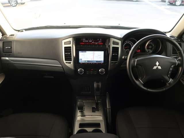 パジェロ ロング　エクシード　禁煙　電動サンルーフ　メモリーナビ　バックカメラ　ディスチャージヘッドライト　フォグランプ　シートヒーター　３列シート７人乗り　　１年間走行距離無制限三菱認定中古車保証（延長可）　クルーズコントロール（2枚目）