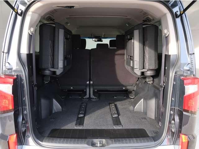 大きな荷物（自転車など）も積めたり、車中泊にもご使用いただけそうですね♪