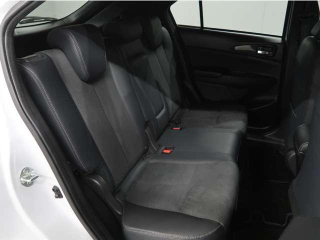 エクリプスクロスＰＨＥＶ Ｐ　駆動用バッテリー容量残９２％　禁煙車　純正ナビ　全方位カメラ　　ワンオーナー　シートヒーター　２０２５年製夏タイヤ（ＴＯＹＯ）前後ドラレコ　後退時・後側方車両検知警報機能　レーダークルーズコントロール（11枚目）