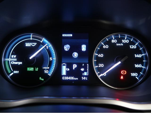 エクリプスクロスＰＨＥＶ Ｐ　駆動用バッテリー容量残９２％　禁煙車　純正ナビ　全方位カメラ　　ワンオーナー　シートヒーター　２０２５年製夏タイヤ（ＴＯＹＯ）前後ドラレコ　後退時・後側方車両検知警報機能　レーダークルーズコントロール（30枚目）