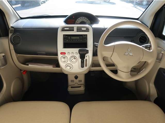 ｅＫワゴン Ｇ　禁煙車　シートヒーター　ワンオーナー　純正ＣＤ　車両状態評価４．５点　１年間走行距離無制限三菱認定中古車保証（延長可）　キーレス　フロアマット　ドアバイザー　軽自動車　電動格納ドアミラー　リヤワイパー（3枚目）
