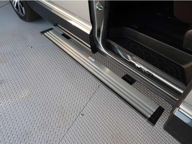 デリカD:5 P 禁煙車 11型ナビ 全方位カメラ 後席モニタ(18枚目)