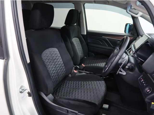 デリカＤ：５ Ｇ　パワーパッケージ　禁煙車　７人乗り　１１型ナビ　後席モニター　電動サイドステップ　ブラックアウトグリル　車両状態評価５点　マッドガード　シートヒーター　ステアリングヒーター　ＥＴＣ２．０　ワンオーナー　電動リヤゲート（9枚目）