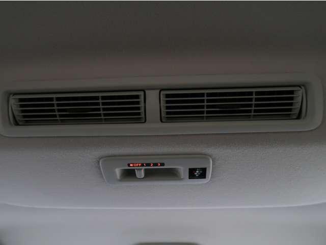 デリカミニ Ｔ　プレミアム　禁煙　１１型ナビ　全方位カメラ　デジタルミラ－（5枚目）