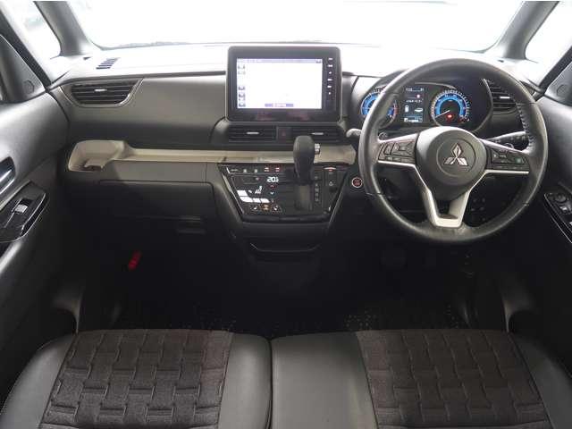 デリカミニ Ｔ　プレミアム　２ＷＤ　禁煙　純正９型ナビ　デジタルル－ムミラ－（3枚目）