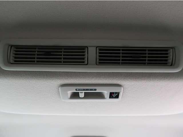 デリカミニ Ｔ　プレミアム　２ＷＤ　禁煙　純正９型ナビ　デジタルル－ムミラ－（4枚目）