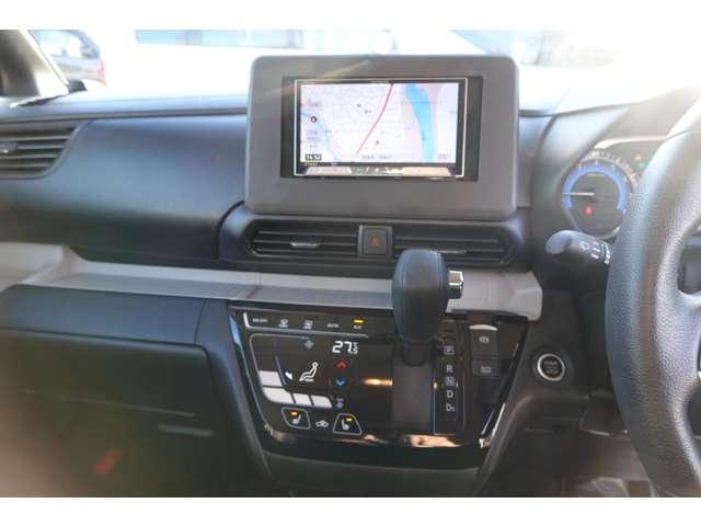 �C���p�l�b�u�s�V�t�g���o�[�ƃG�A�R������̓^�b�`�p�l���ł��B