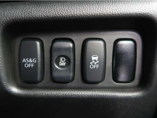 ＲＶＲ Ｇ　禁煙　７型ＳＤナビバックカメラ　ＨＩＤライト　フォグランプ　１オーナー　アイドリングストップ　パートタイム４ＷＤ　１年間走行距離無制限三菱認定中古車（延長可）　Ｂｌｕｅｔｏｏｔｈ　１７インチ純正アルミ（4枚目）