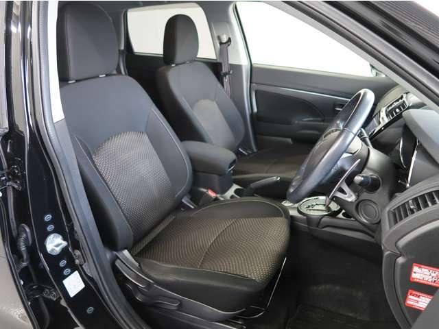 ＲＶＲ Ｇ　禁煙　７型ＳＤナビバックカメラ　ＨＩＤライト　フォグランプ　１オーナー　アイドリングストップ　パートタイム４ＷＤ　１年間走行距離無制限三菱認定中古車（延長可）　Ｂｌｕｅｔｏｏｔｈ　１７インチ純正アルミ（10枚目）