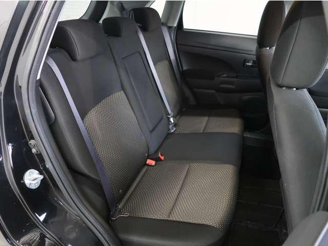 ＲＶＲ Ｇ　禁煙　７型ＳＤナビバックカメラ　ＨＩＤライト　フォグランプ　１オーナー　アイドリングストップ　パートタイム４ＷＤ　１年間走行距離無制限三菱認定中古車（延長可）　Ｂｌｕｅｔｏｏｔｈ　１７インチ純正アルミ（11枚目）