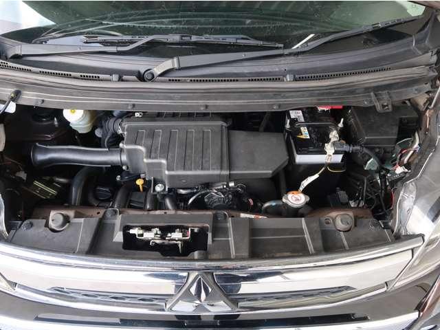 ｅＫスペースカスタム カスタムＴ　セーフティプラスエディション　４ＷＤ　禁煙　ターボ　純正ナビ　全方位カメラ　衝突軽減ブレーキ　踏み間違い防止　１オーナー　シートヒーター　純正リモコンエンジンスターター　両側電動スライド　純正アルミ　オートハイビーム　フォグランプ（9枚目）