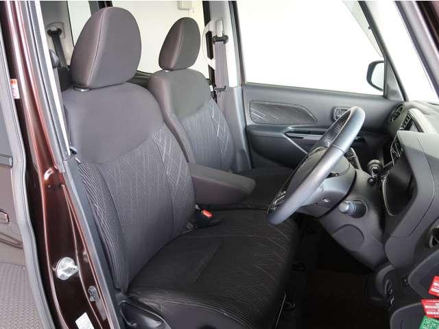 ｅＫスペースカスタム カスタムＴ　セーフティプラスエディション　４ＷＤ　禁煙　ターボ　純正ナビ　全方位カメラ　衝突軽減ブレーキ　踏み間違い防止　１オーナー　シートヒーター　純正リモコンエンジンスターター　両側電動スライド　純正アルミ　オートハイビーム　フォグランプ（10枚目）