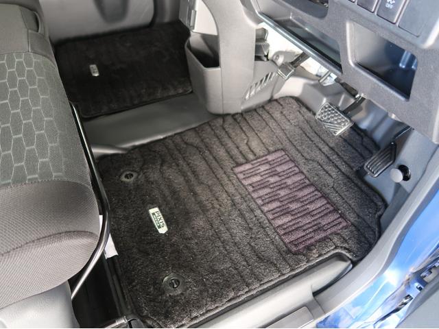 ピクシスメガ Ｇターボ　レジャーエディションＳＡＩＩ　２ＷＤ　禁煙車　純正カーナビ　バックカメラ　両側電動スライドドアエンジンスターター　ＬＥＤヘッドライト　フォグランプ　スマートキー２個　プッシュスタート　純正１５インチアルミホイール　車両状態評価４点（37枚目）