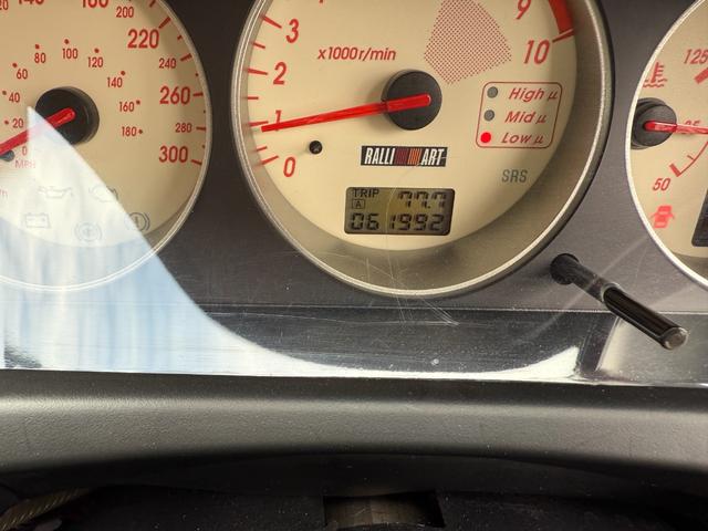 ランサーワゴン エボリューションＧＴ－Ａ　ラリーアート製３００ｋｍメーター　走行４ｋｍ時ディーラーメーター交換記録あり　純正レカロシート　ブレンボキャリパー　ＨＩＤヘッドランプ　エンケイ製１７ＡＷ　追加メーター　ＨＫＳ製マフラー　取扱説明書（8枚目）