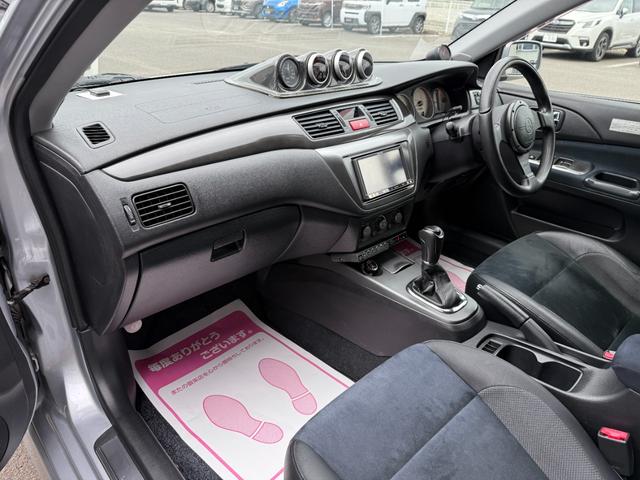 ランサーワゴン エボリューションＧＴ－Ａ　ラリーアート製３００ｋｍメーター　走行４ｋｍ時ディーラーメーター交換記録あり　純正レカロシート　ブレンボキャリパー　ＨＩＤヘッドランプ　エンケイ製１７ＡＷ　追加メーター　ＨＫＳ製マフラー　取扱説明書（70枚目）