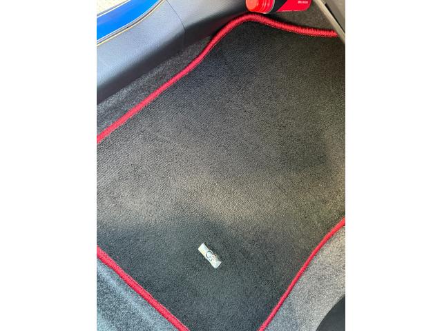 ヴィッツ RS G’s スマートパッケージ G’s専用フルエアロ ガナドールマフラー パイオニア9インチナビ バックカメラ 5速マニュアル 社外エアクリーナー ピボット製スロットルコントローラー ディスチャージヘッドランプ 純正17インチAW(10枚目)