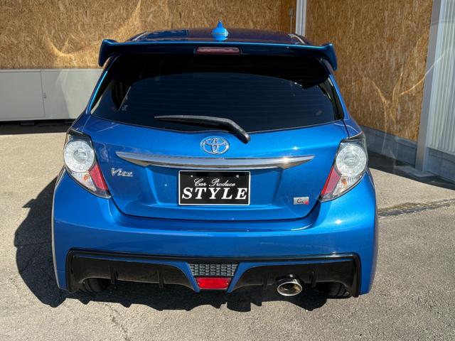 ヴィッツ RS G’s スマートパッケージ G’s専用フルエアロ ガナドールマフラー パイオニア9インチナビ バックカメラ 5速マニュアル 社外エアクリーナー ピボット製スロットルコントローラー ディスチャージヘッドランプ 純正17インチAW(46枚目)