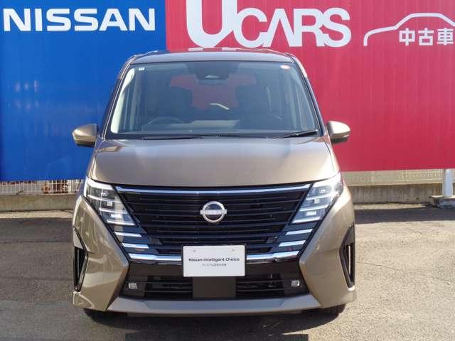 セレナ 1.4 e-4ORCE ハイウェイスターV 4WD パーキングアシスト レーンキープアシスト LED アラウンドモニター フルオートエアコン ETC 4WD 両側パワースライドドア インテリジェントクルーズ 踏み間違い衝突防止(2枚目)