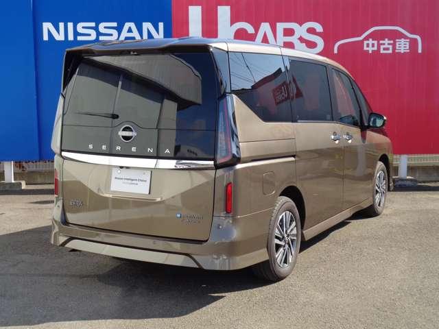 セレナ 1.4 e-4ORCE ハイウェイスターV 4WD パーキングアシスト レーンキープアシスト LED アラウンドモニター フルオートエアコン ETC 4WD 両側パワースライドドア インテリジェントクルーズ 踏み間違い衝突防止(5枚目)