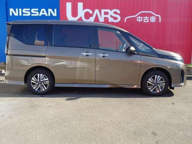 セレナ 1.4 e-4ORCE ハイウェイスターV 4WD パーキングアシスト レーンキープアシスト LED アラウンドモニター フルオートエアコン ETC 4WD 両側パワースライドドア インテリジェントクルーズ 踏み間違い衝突防止(7枚目)