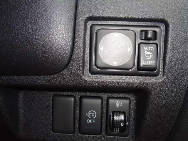 マーチ １．２　１２Ｘ　３０ｔｈ　ハピネス　スマートキー　パワーステアリング　アイドリングストップ　パワーウィンドウ　ＡＢＳ　エアコン（10枚目）