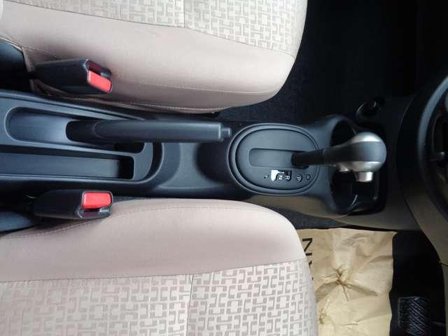 マーチ １．２　１２Ｘ　３０ｔｈ　ハピネス　スマートキー　パワーステアリング　アイドリングストップ　パワーウィンドウ　ＡＢＳ　エアコン（11枚目）