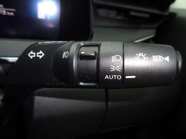 オートライト機能フォグランプスイッチ