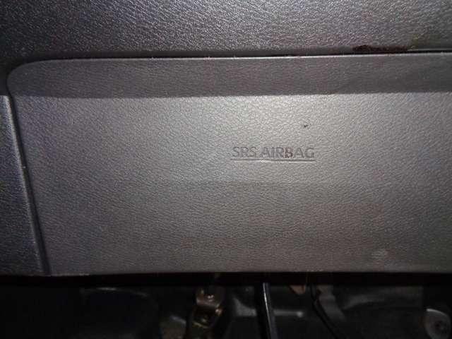 ニーエアバック