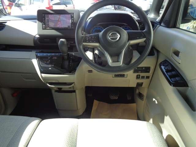 ルークス ６６０　Ｘ　アラモニ　前後衝突軽減ブレーキ　車線逸脱防止　ＥＴＣ　スマートキー　定期点検記録簿　キーフリー　ｉ－ｓｔｏｐ　フルオートエアコン　パワーウインドウ　バックカメラ　盗難防止　カーテンエアバッグ　ＡＢＳ（4枚目）