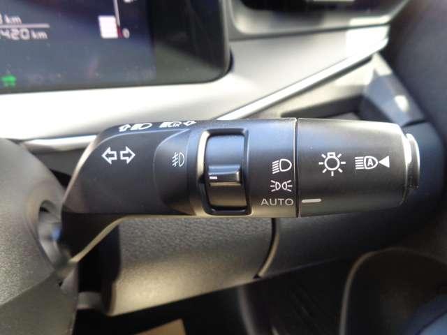 ノート １．２　Ｓ　軽減ブレーキ　３６０°カメラ　ワンオーナー　ＬＤＷ　バックカメラ　サイドカメラ　インテリキー　イモビライザー　ＬＥＤヘッド　メモリーナビ　ナビＴＶ付き　ワンセグＴＶ付き　整備点検記録簿　オートエアコン（15枚目）