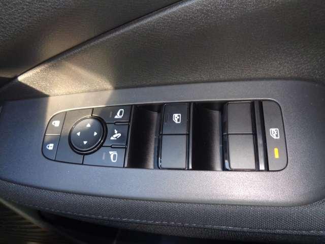 ノート １．２　Ｓ　軽減ブレーキ　３６０°カメラ　ワンオーナー　ＬＤＷ　バックカメラ　サイドカメラ　インテリキー　イモビライザー　ＬＥＤヘッド　メモリーナビ　ナビＴＶ付き　ワンセグＴＶ付き　整備点検記録簿　オートエアコン（16枚目）