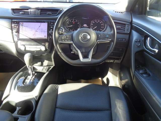 エクストレイル ２．０　２０Ｘｉ　２列車　２０Ｘｉ　２ＷＤ車　ＬＥＤヘットライト　Ｒカメラ　盗難防止装置　インテリキー　レーンキープアシスト　ＥＴＣ　ドライブレコーダー　記録簿　キーフリー　１オーナー　ＴＶナビ　オートエアコン　アルミホイール　メモリーナビ（4枚目）