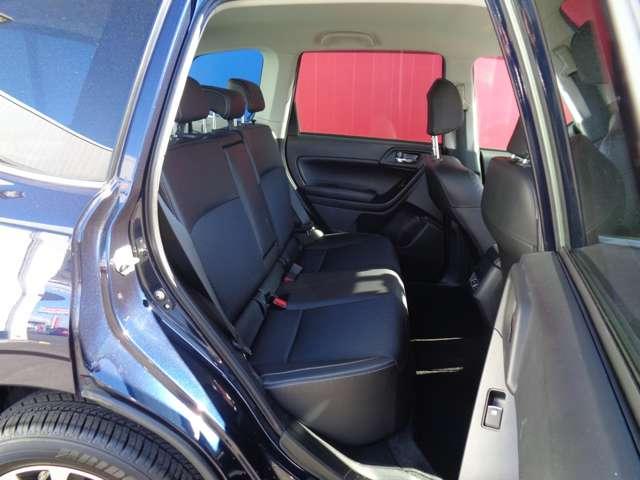 フォレスター ２．０ＸＴ　アイサイト　４ＷＤ　２．０ＸＴ　ＥｙｅＳｉｇｈｔ　衝突被害軽減装置　イモビライザー　車線逸脱警告　アクセスキー　ＬＥＤヘッドランプ　オートクルーズ　Ｗエアバッグ　ドラレコ　ＡＡＣ　運転席エアバッグ　メモリーナビ　ＡＢＳ　アルミホイール　ＥＴＣ　ＡＷＤ（9枚目）